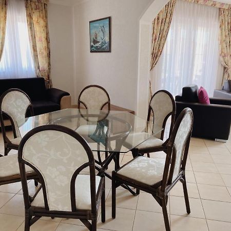 Apartments Sneki Baošići Eksteriør bilde