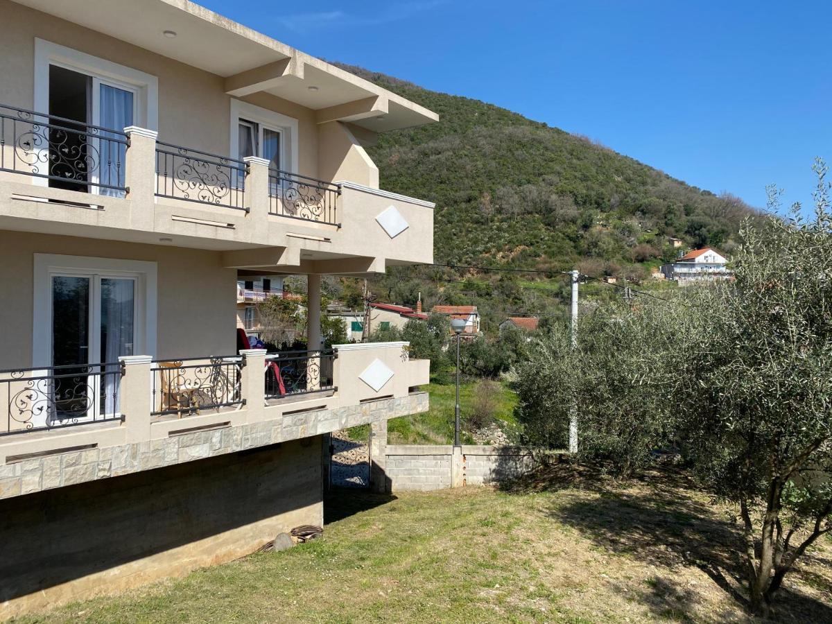 Apartments Sneki Baošići Eksteriør bilde